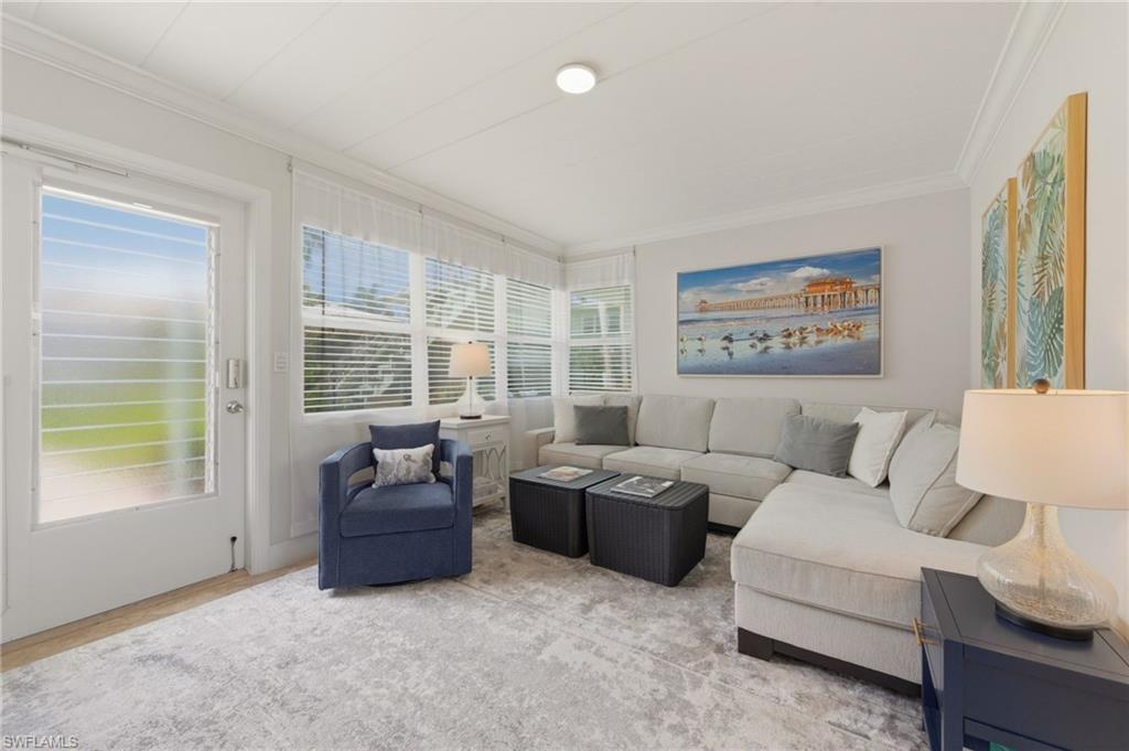275 8th AVE S 275