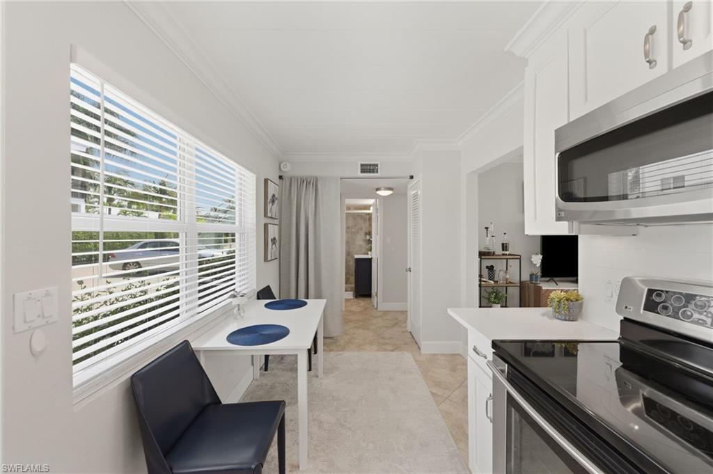 275 8th AVE S 275