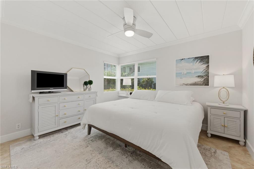 275 8th AVE S 275