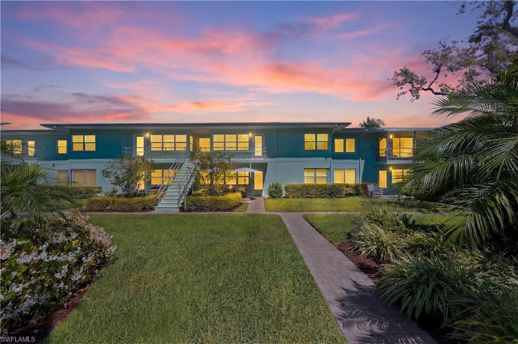 275 8th AVE S 275