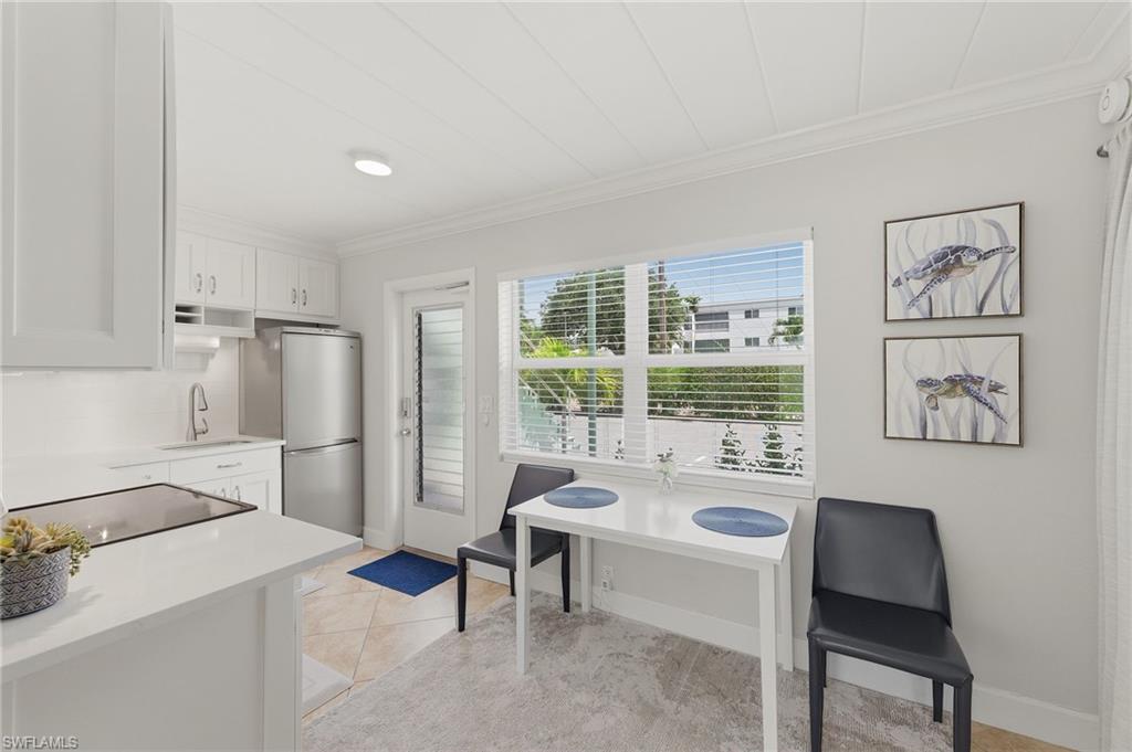 275 8th AVE S 275