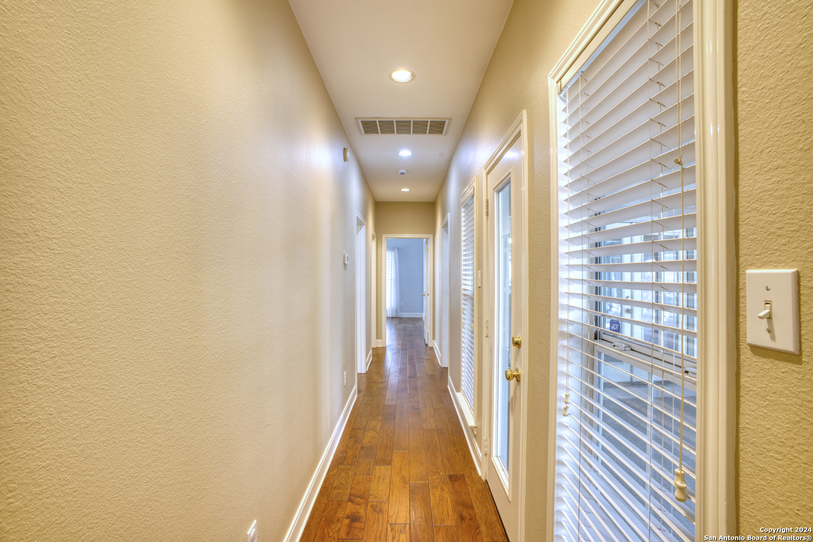 927 MIDNIGHT DR