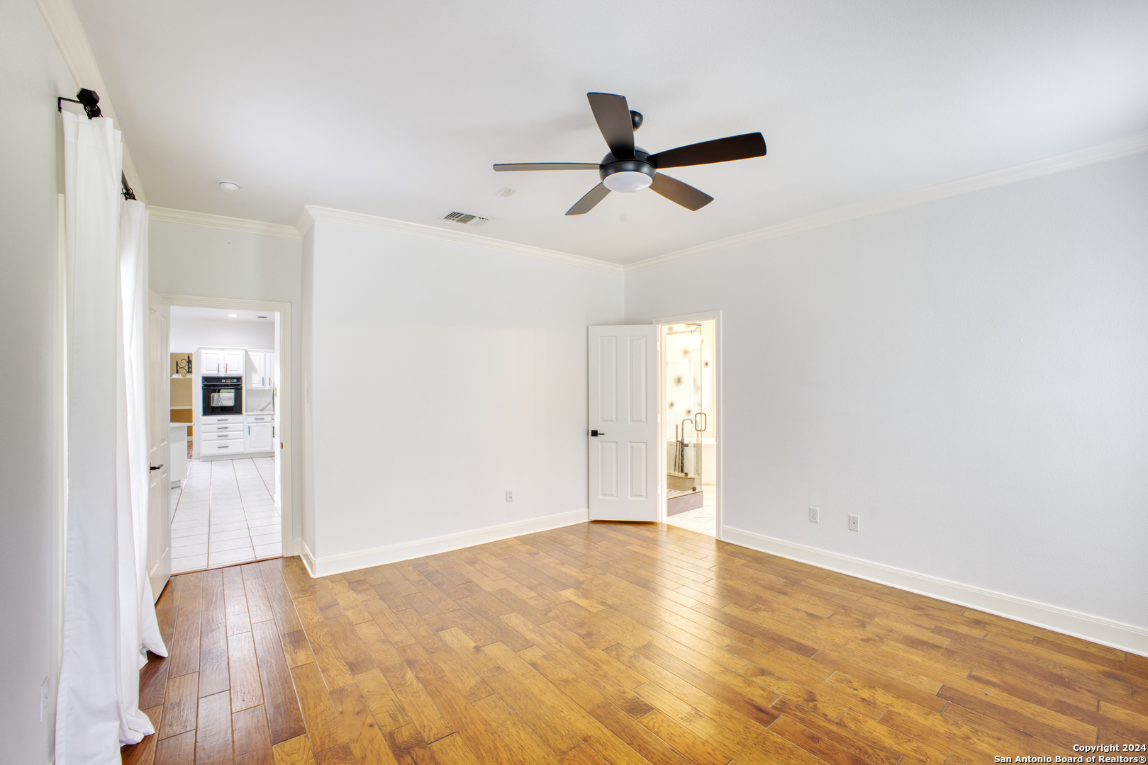 927 MIDNIGHT DR