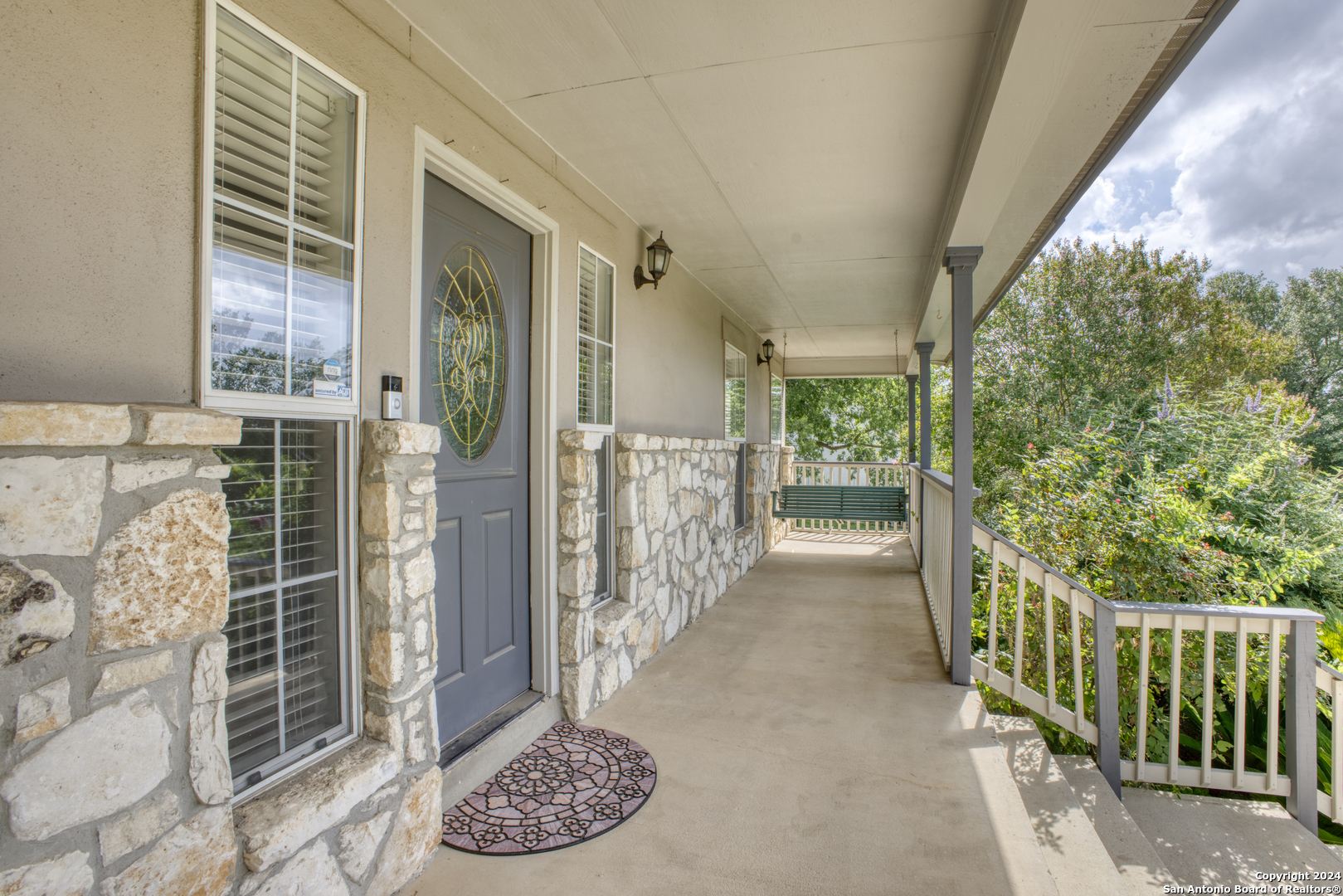 927 MIDNIGHT DR