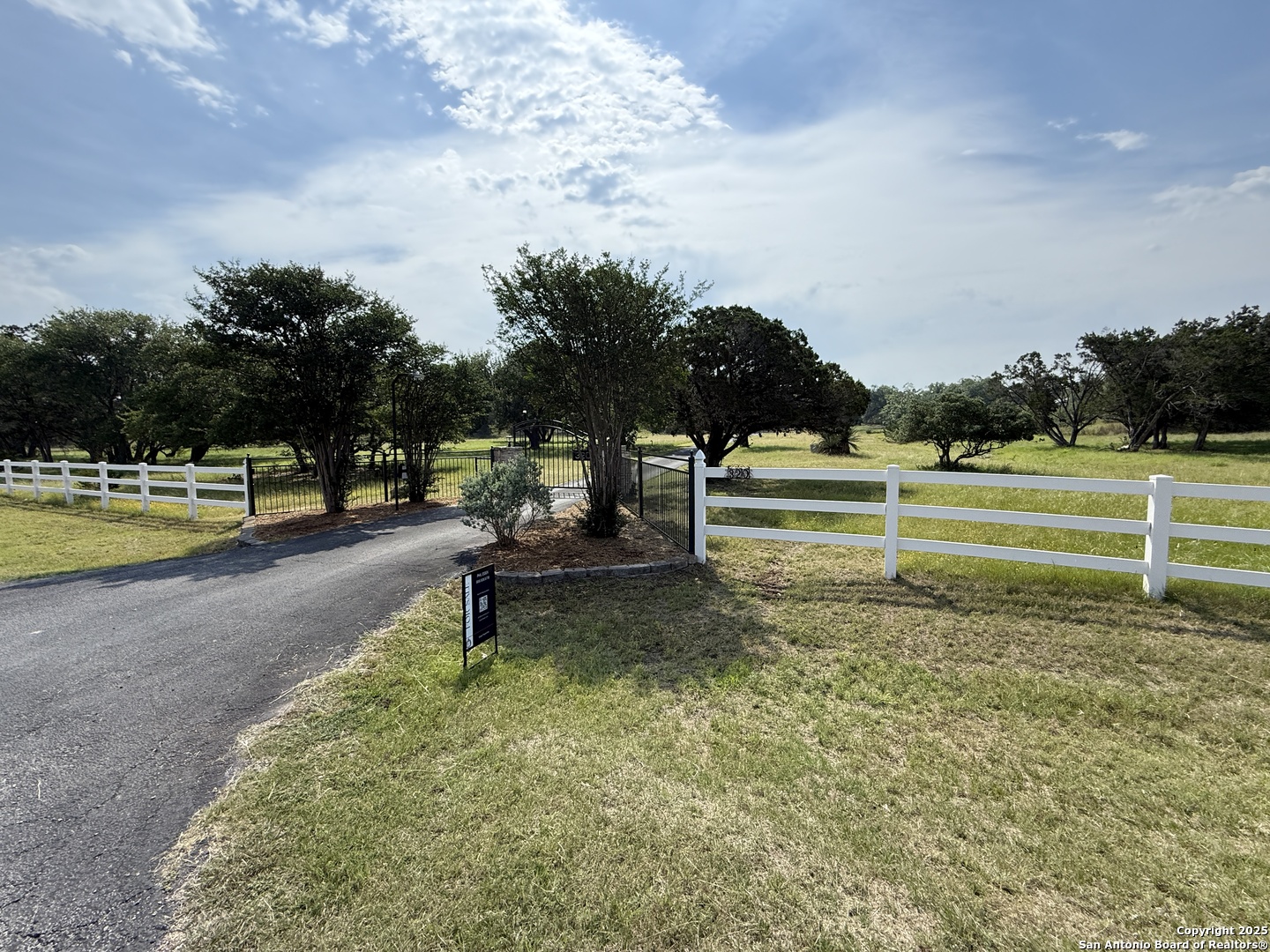 3.86 ACRES Remington