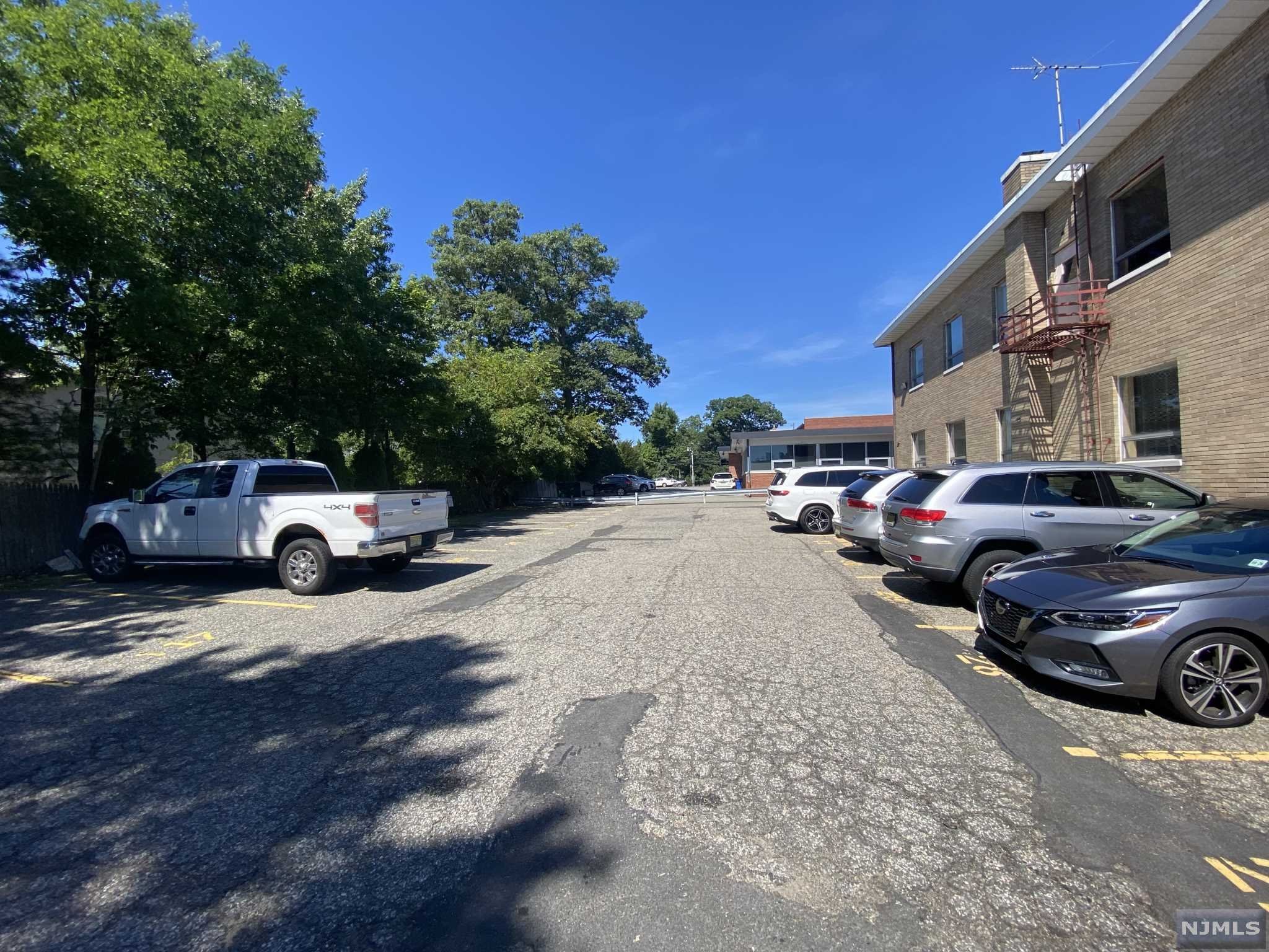 616 E Palisade Avenue 2nd Right