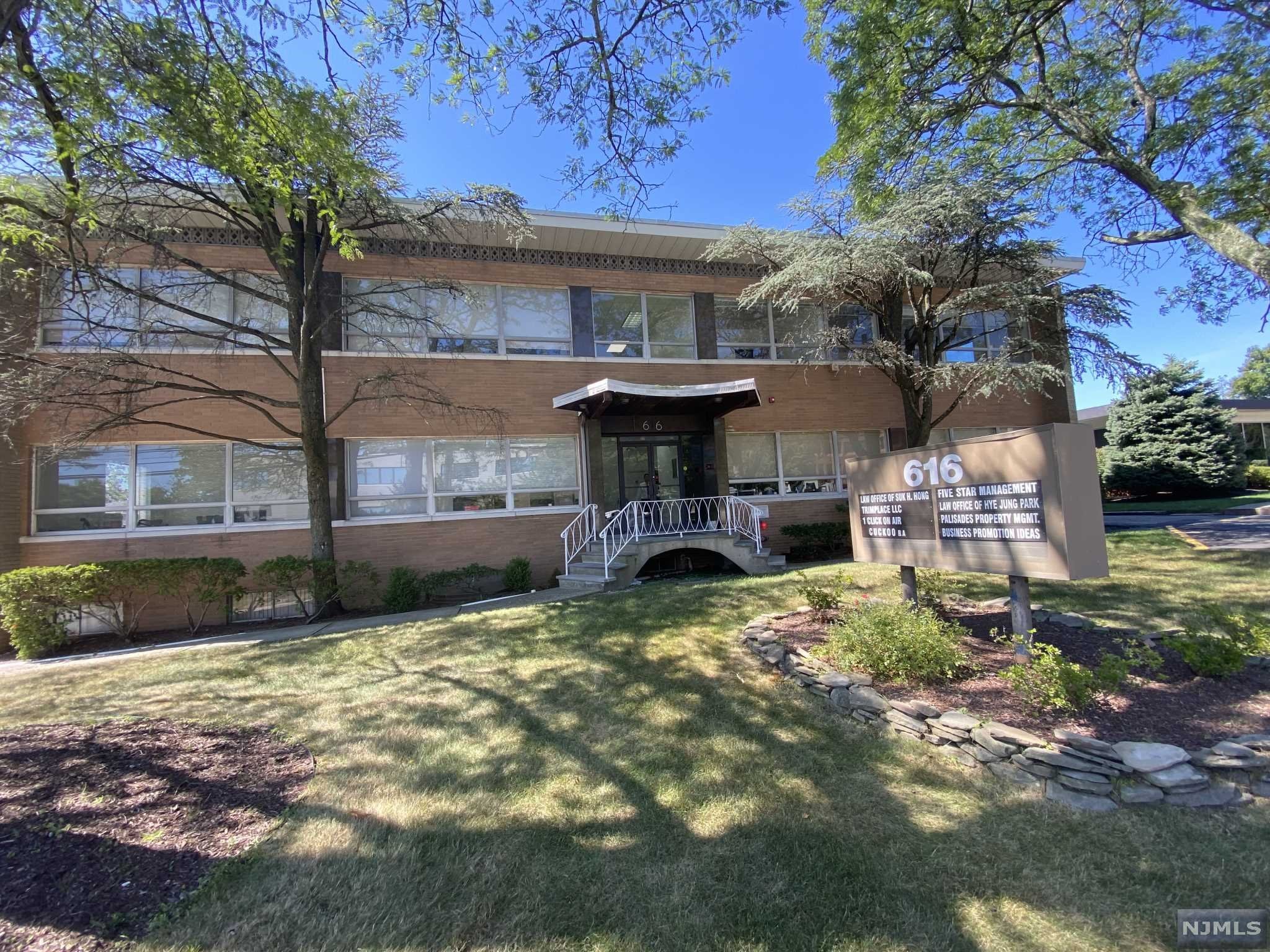 616 E Palisade Avenue 2nd Right