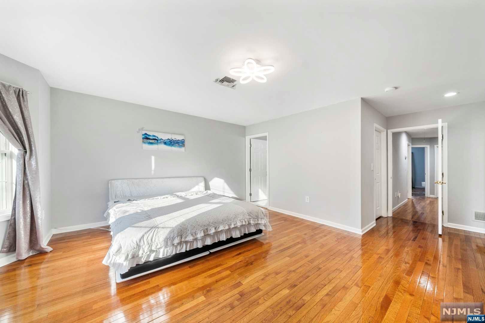 3 Sunset Street