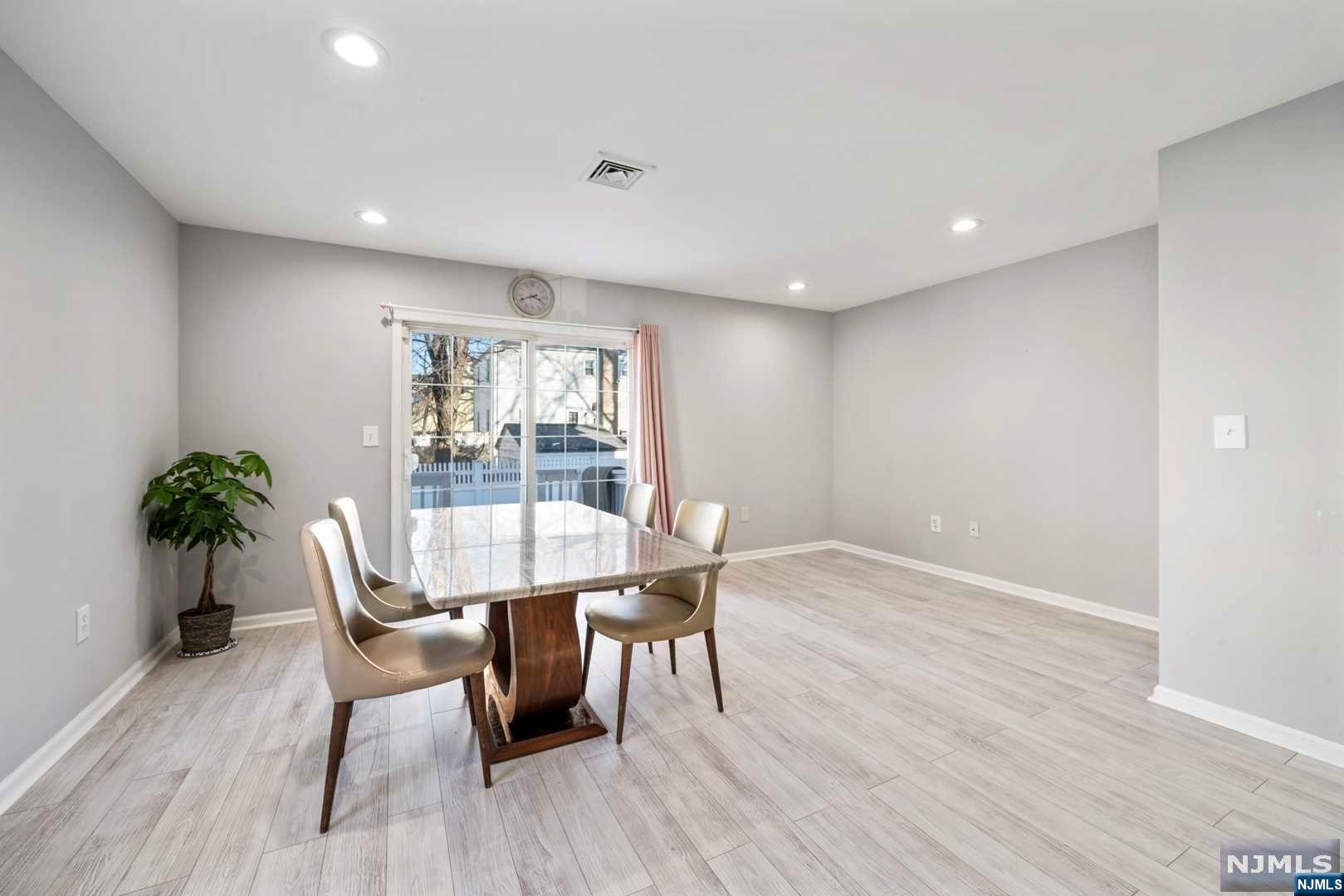 3 Sunset Street