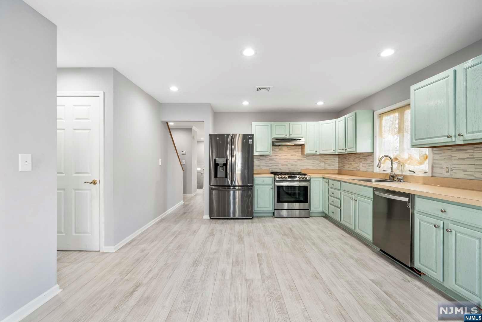 3 Sunset Street