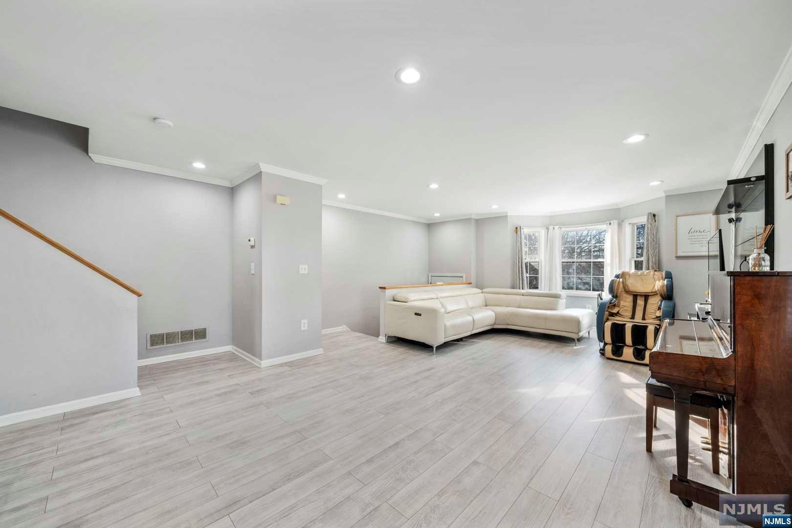 3 Sunset Street