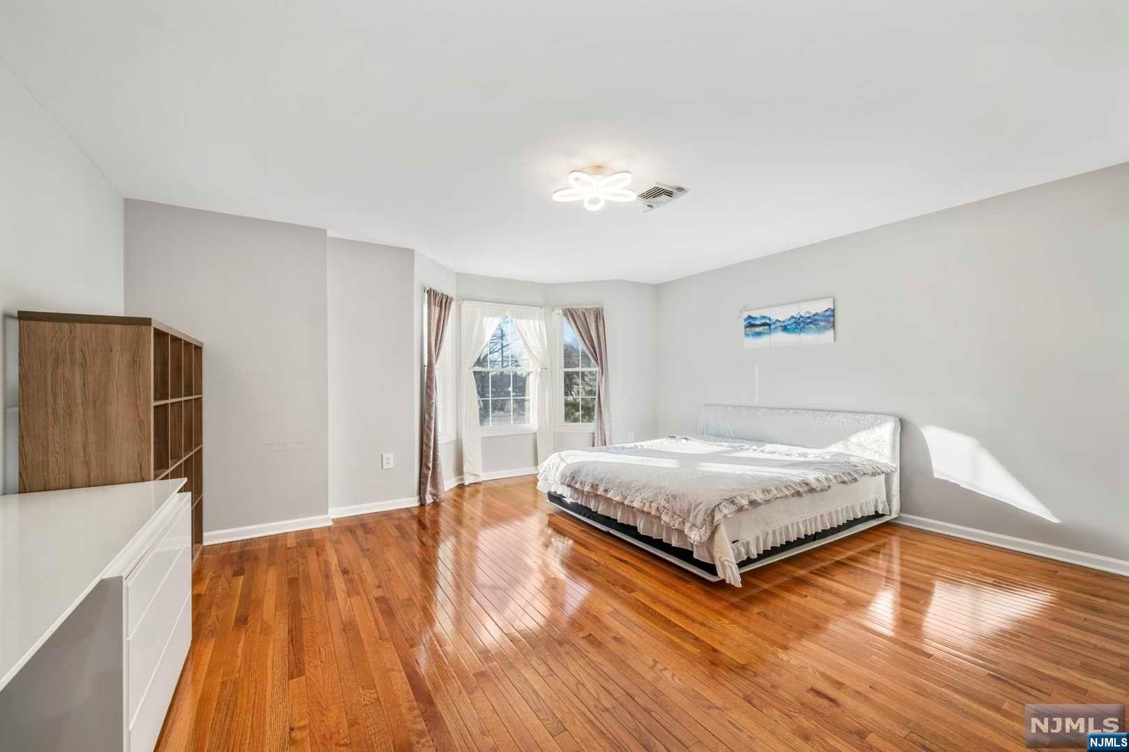 3 Sunset Street