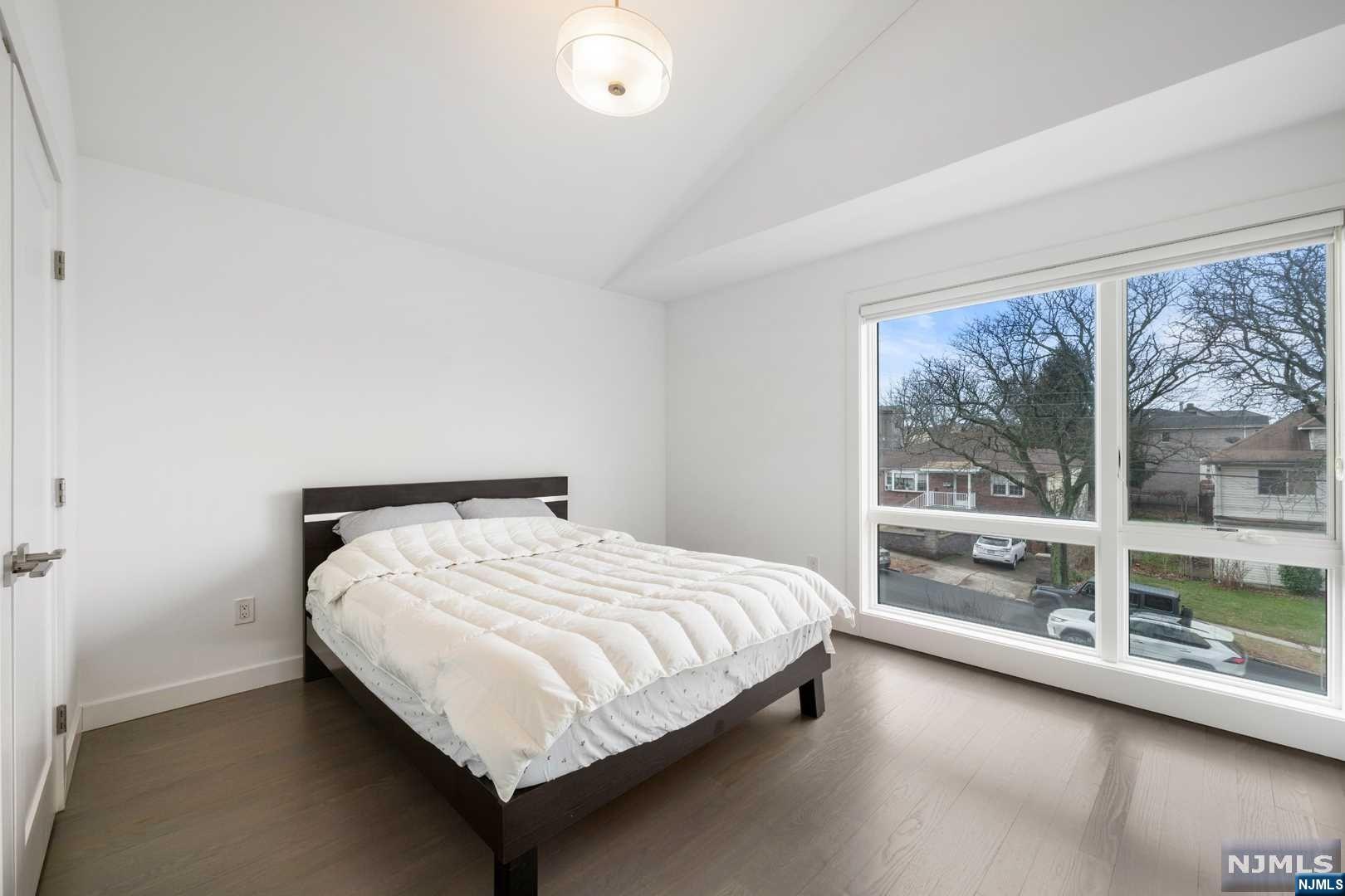 300B 7th Street B