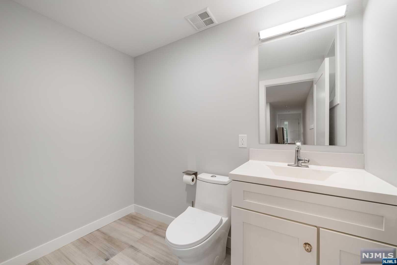 300B 7th Street B