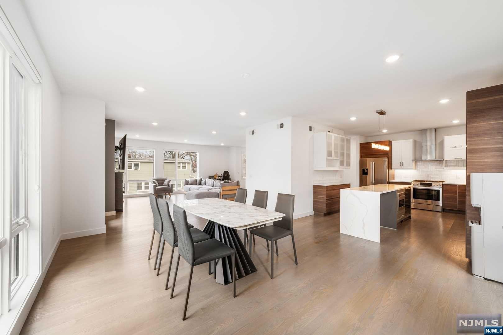 300B 7th Street B