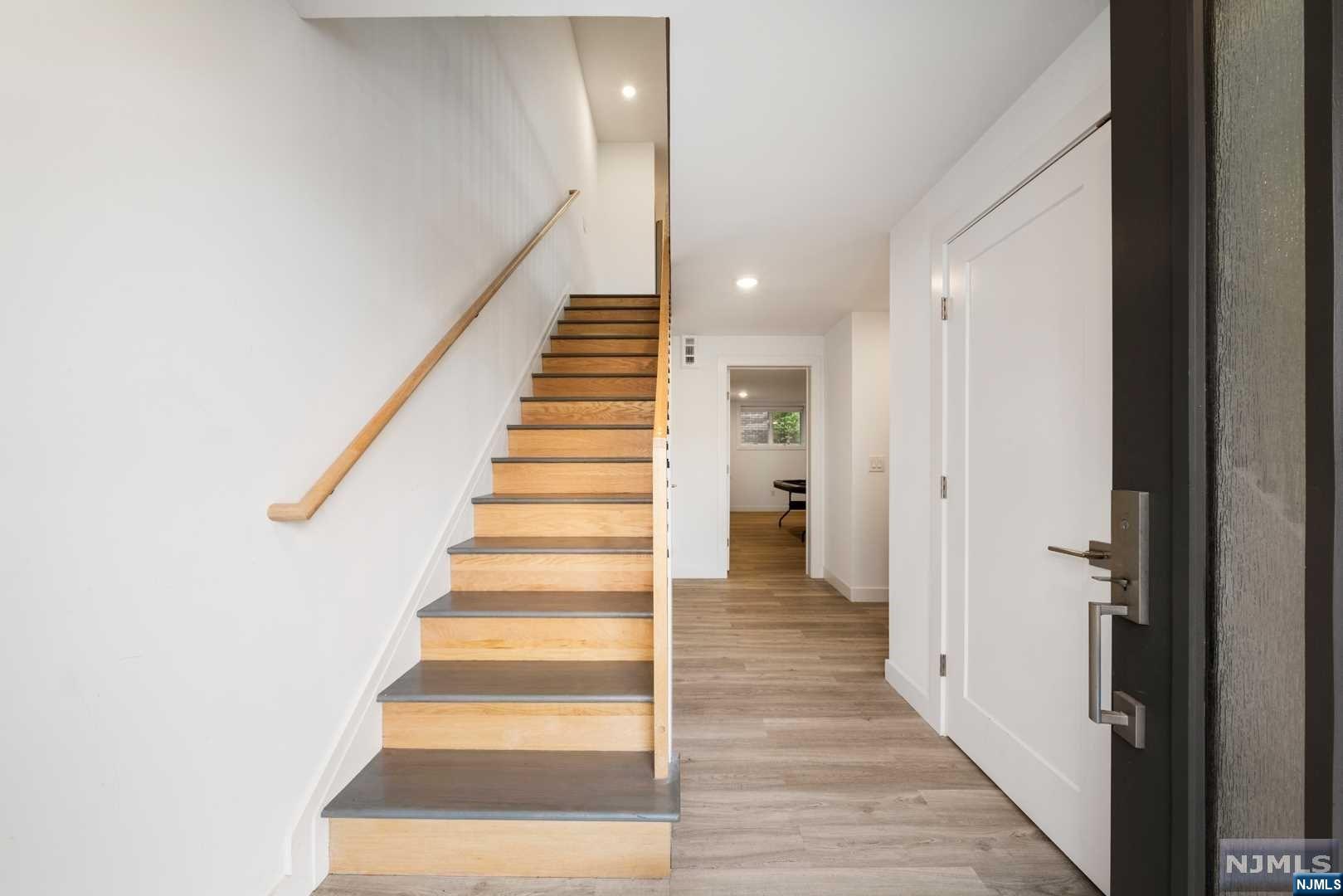 300B 7th Street B