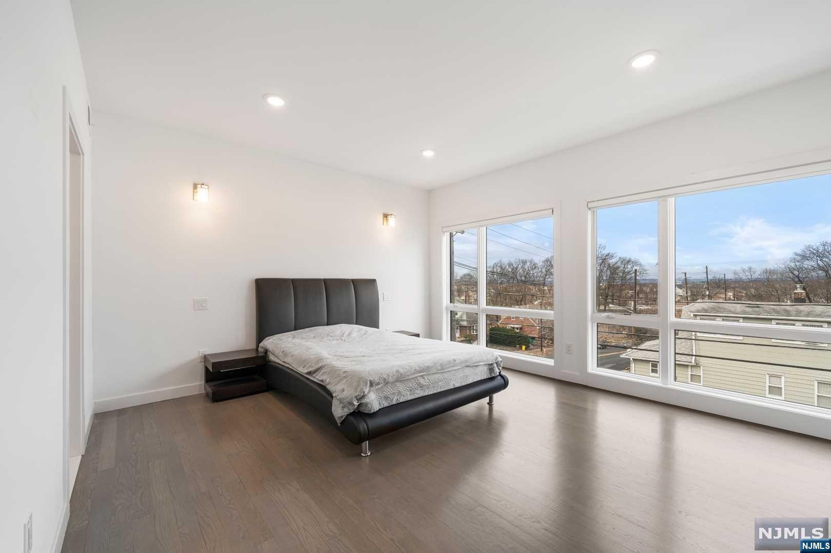 300B 7th Street B