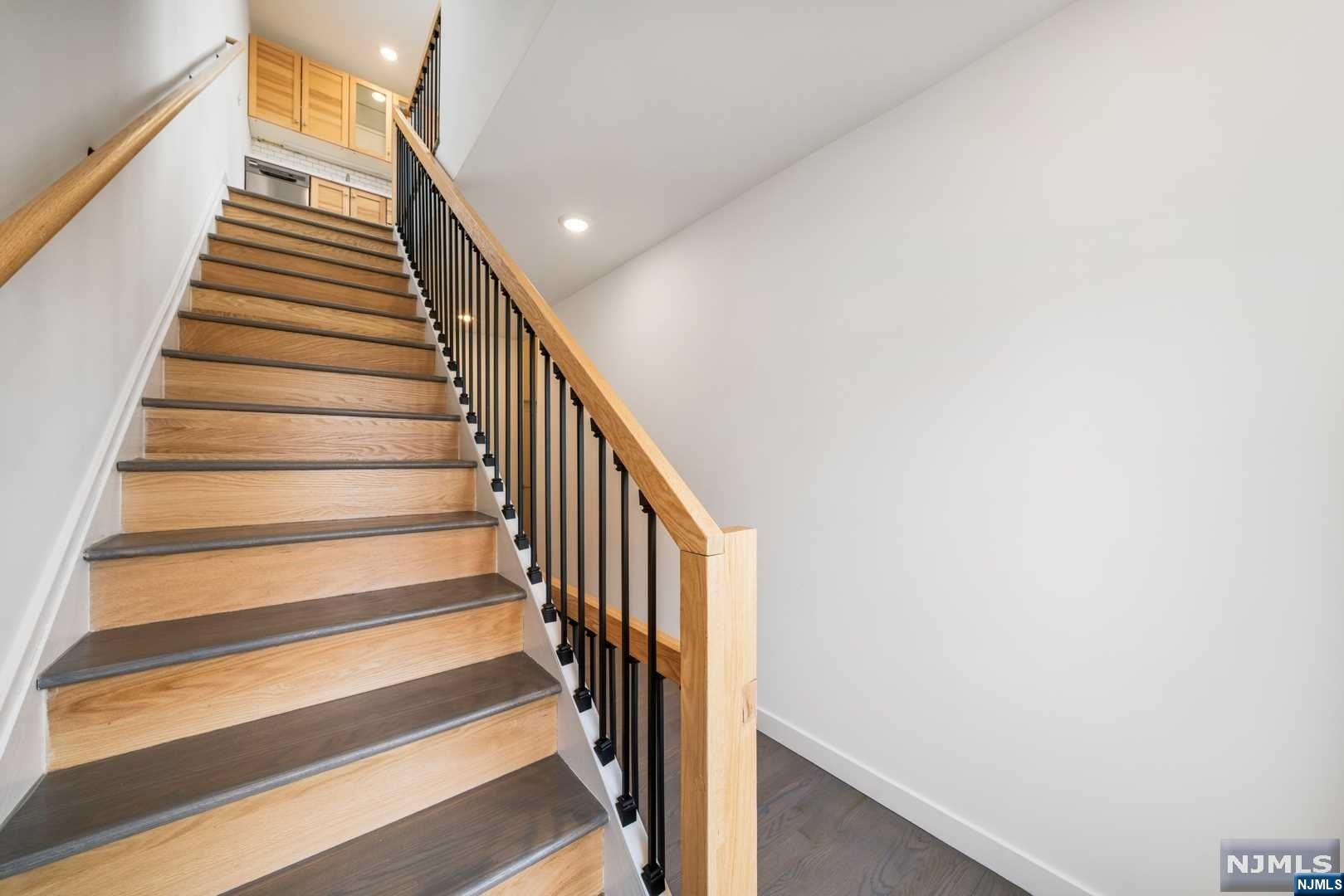 300B 7th Street B