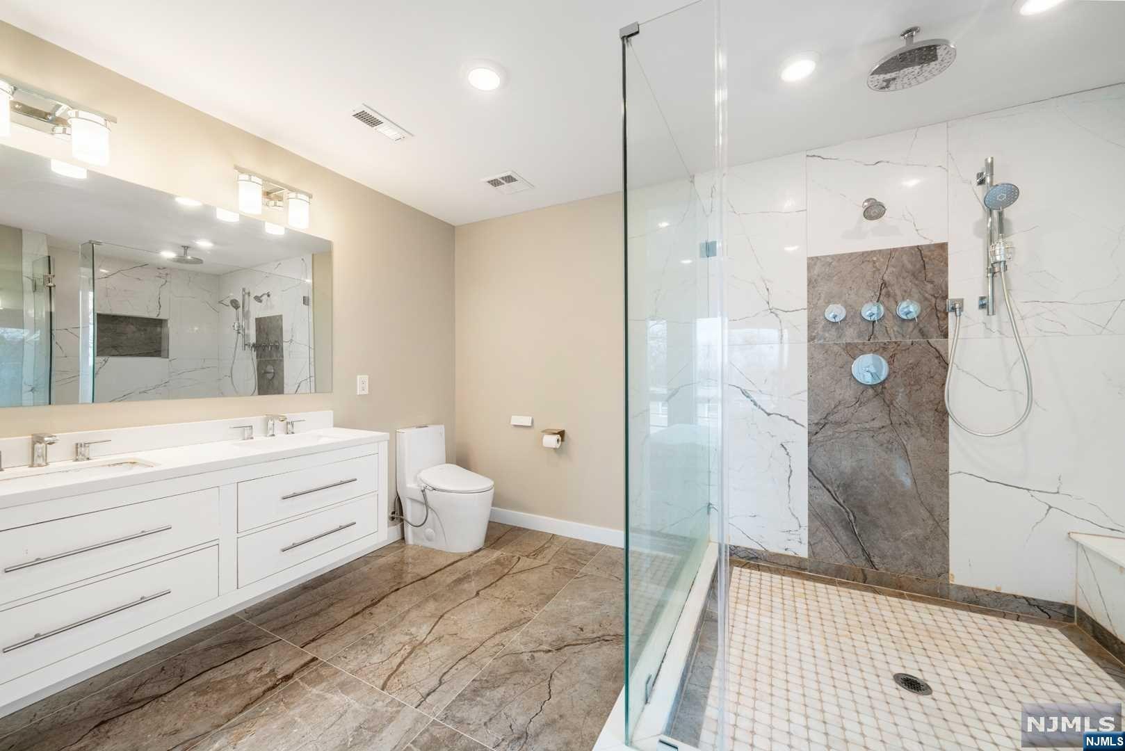300B 7th Street B