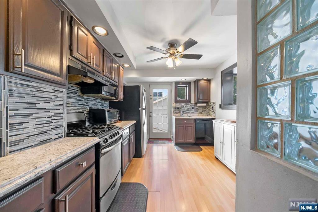 899 Linden Avenue
