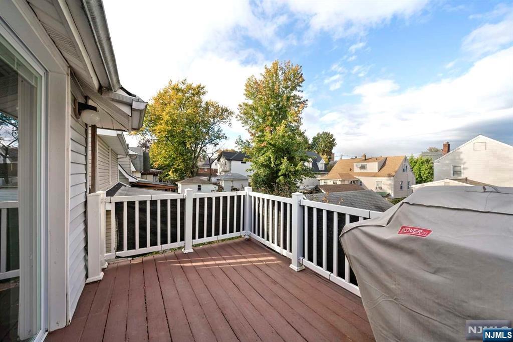 899 Linden Avenue