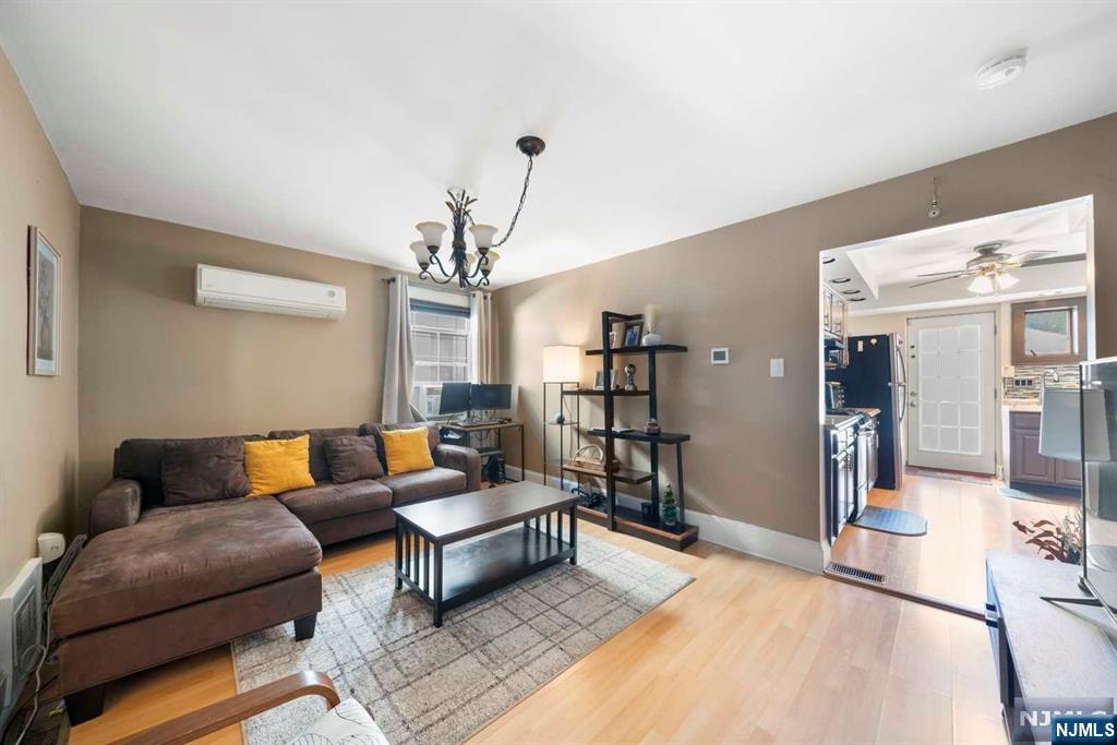 899 Linden Avenue