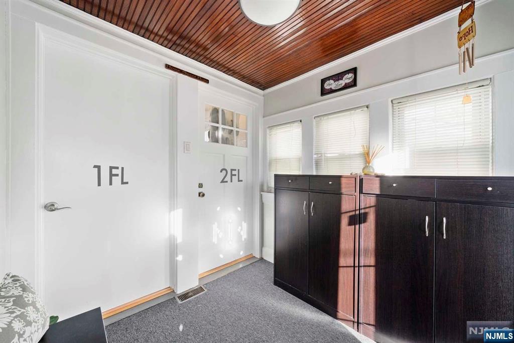 899 Linden Avenue