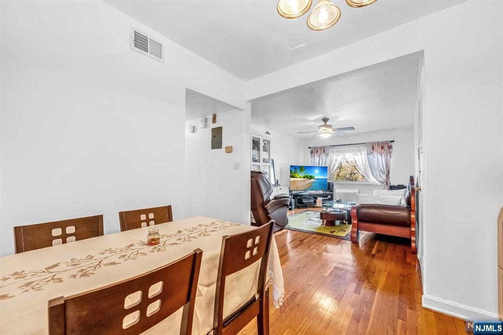 439 Grand Avenue 2D