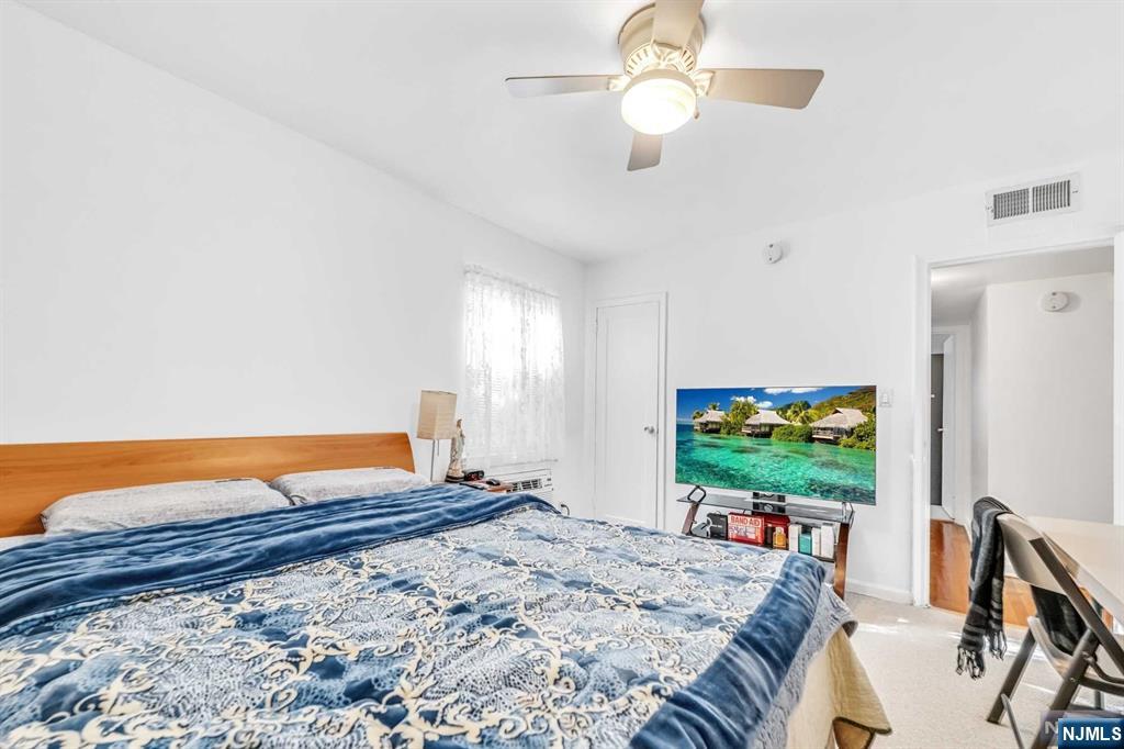 439 Grand Avenue 2D