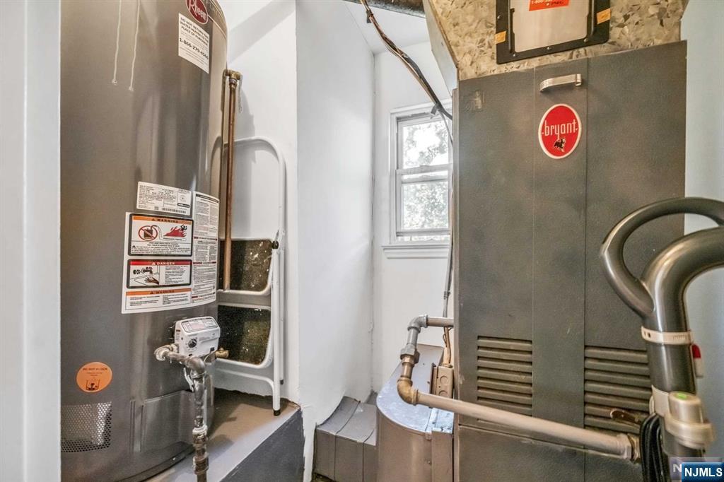 439 Grand Avenue 2D