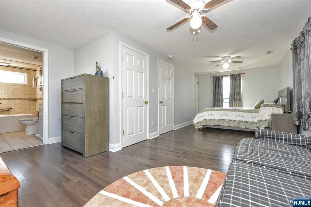 100 Avenue E