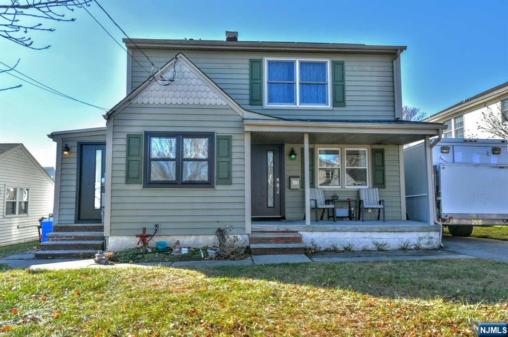 100 Avenue E
