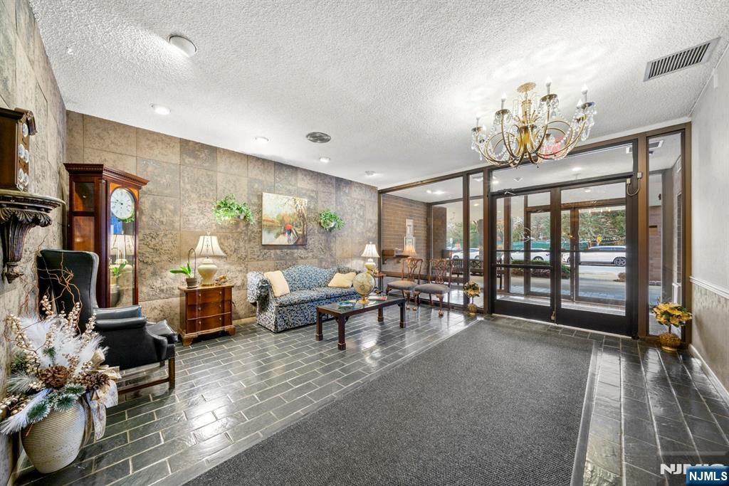 140 Euclid Avenue 3F