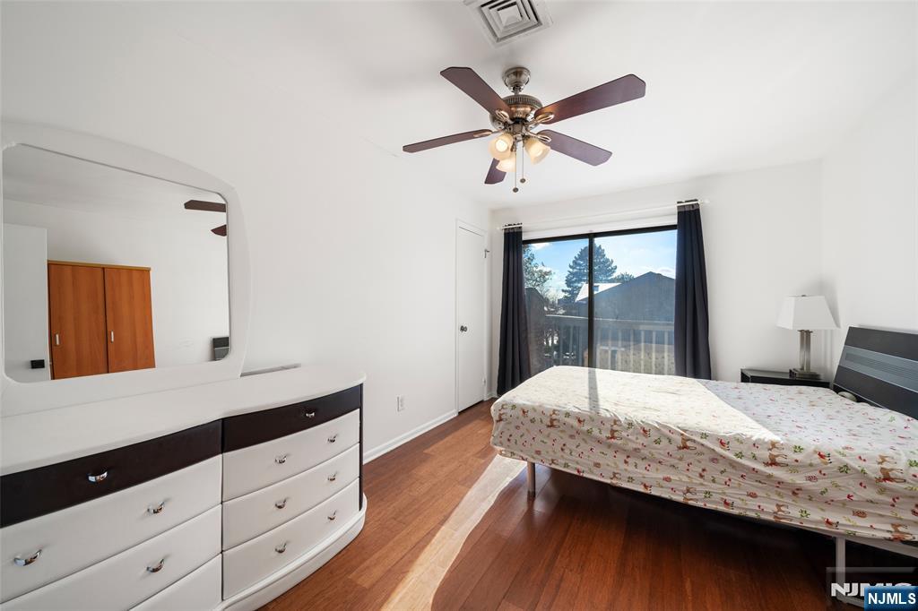 1469 John Street 10