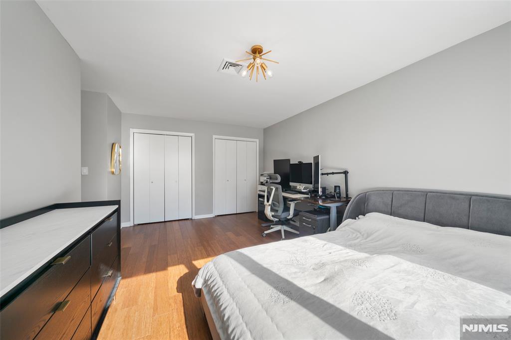 1469 John Street 10