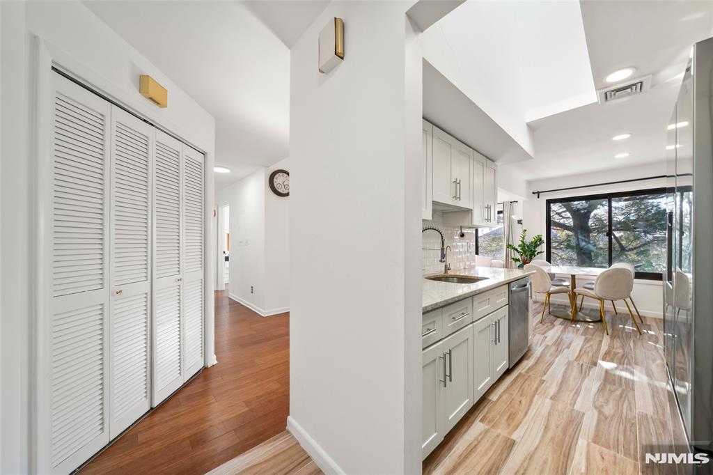 1469 John Street 10