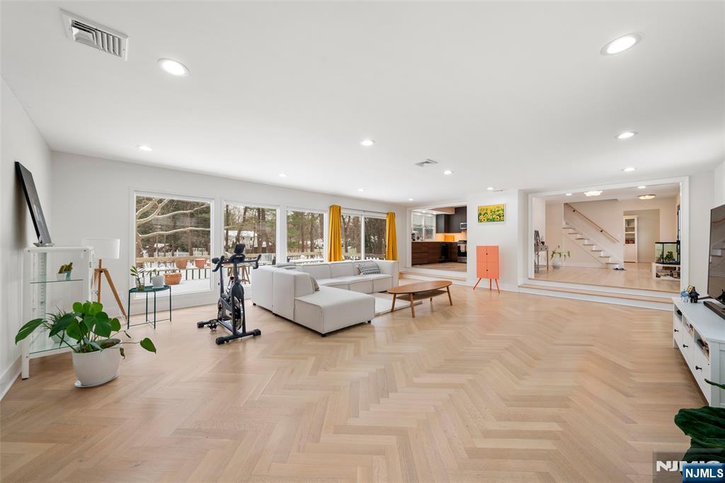 141 Sunset Lane