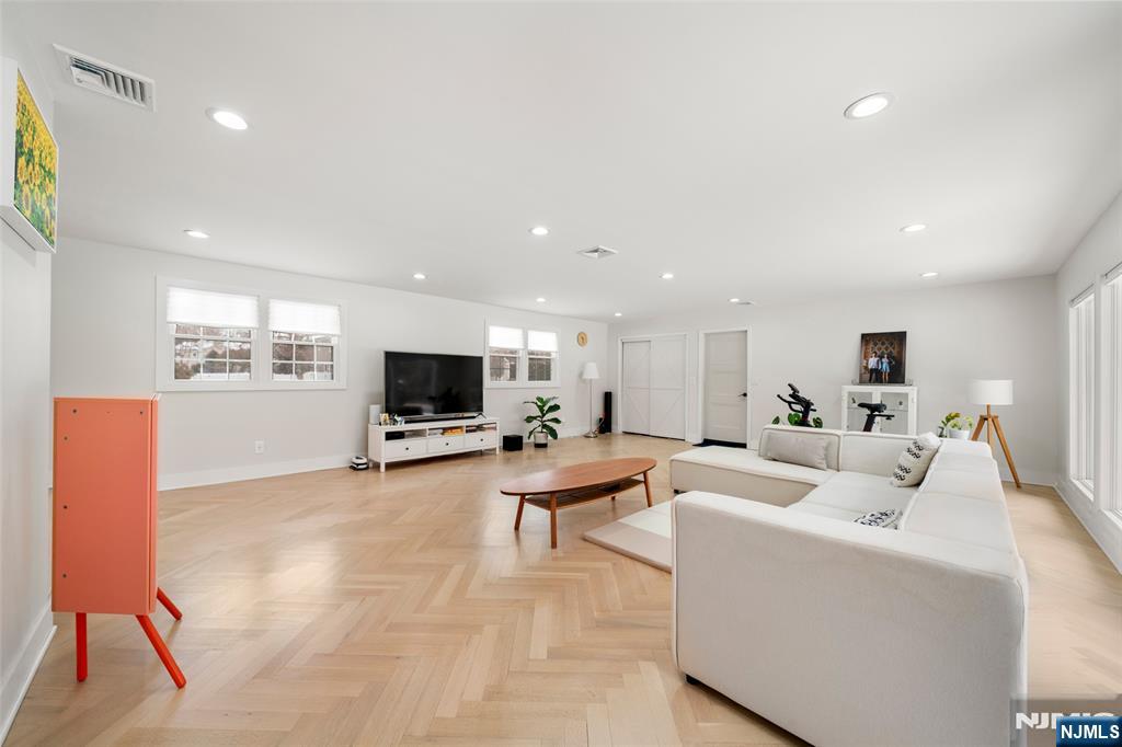 141 Sunset Lane