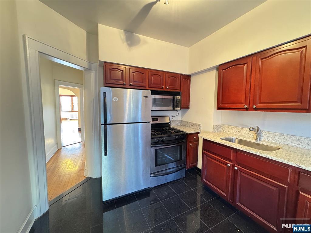 168 Cedar Street 1FL