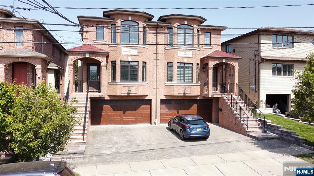 235A Glen Avenue