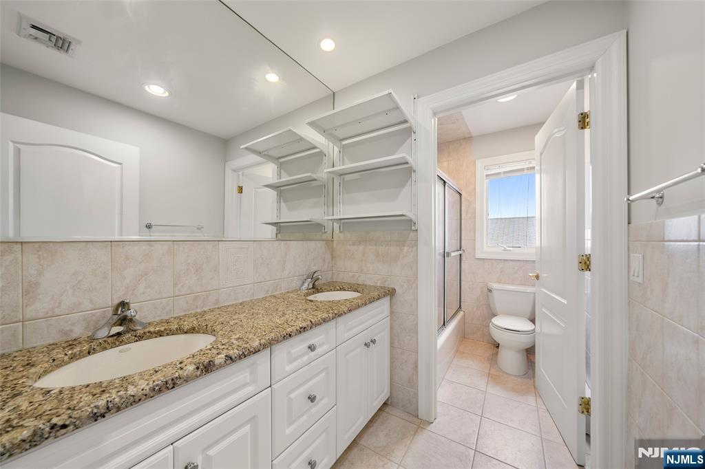424 E Central B