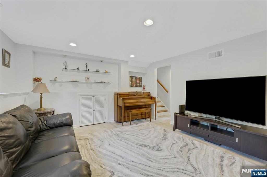42 Eastbrook Drive