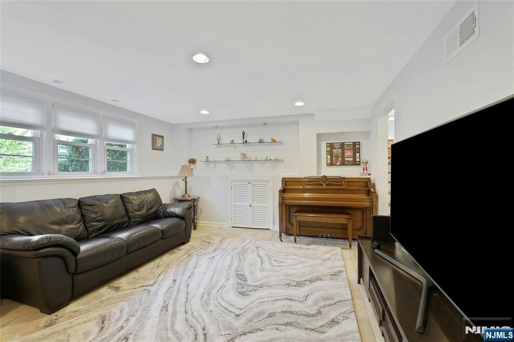42 Eastbrook Drive
