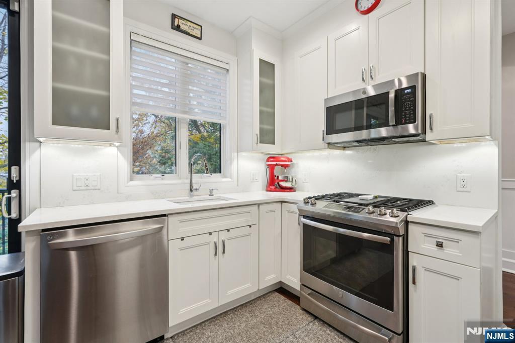 555 Edgewater Avenue 103 Reserve Ct.