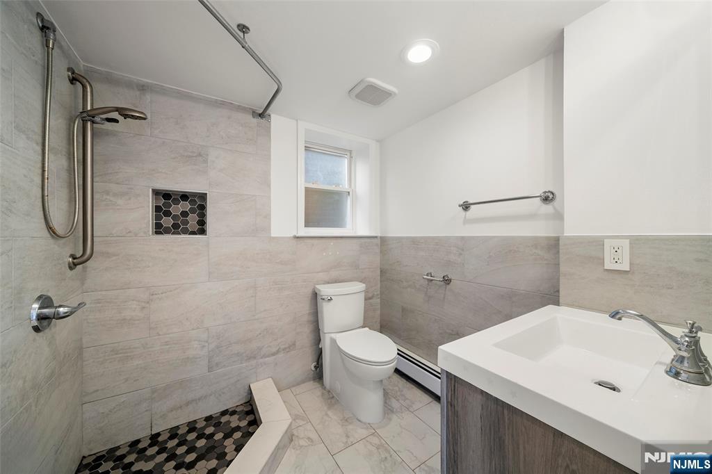 1128 Abbott Boulevard