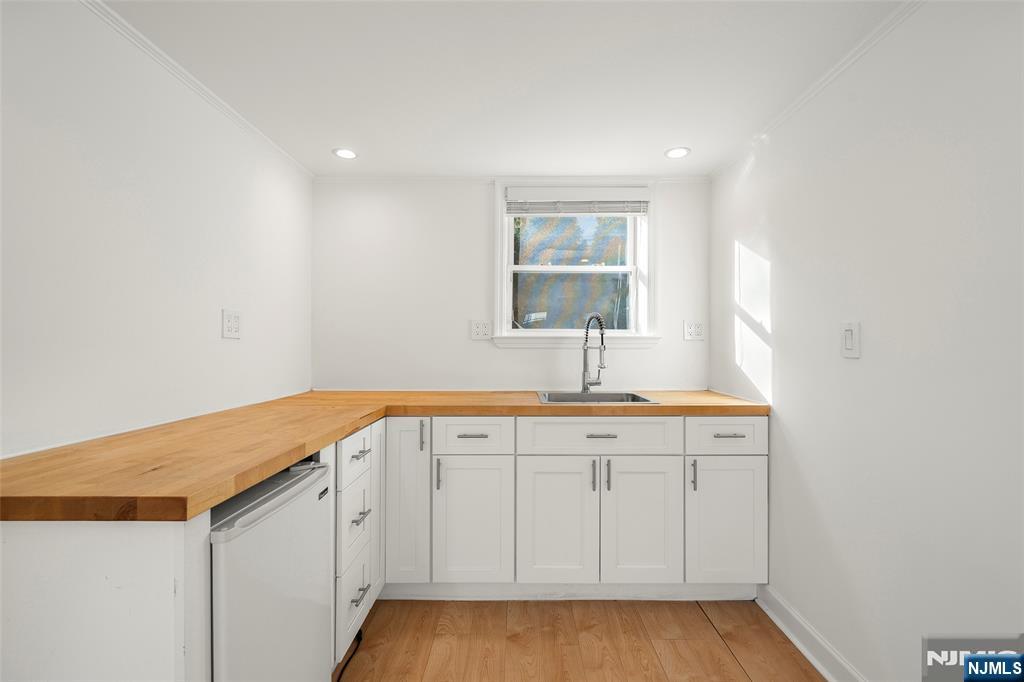 1128 Abbott Boulevard