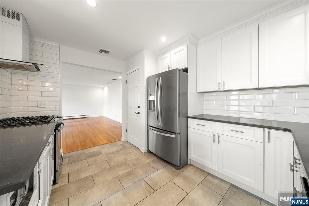 1128 Abbott Boulevard