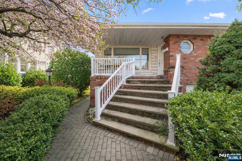 1128 Abbott Boulevard