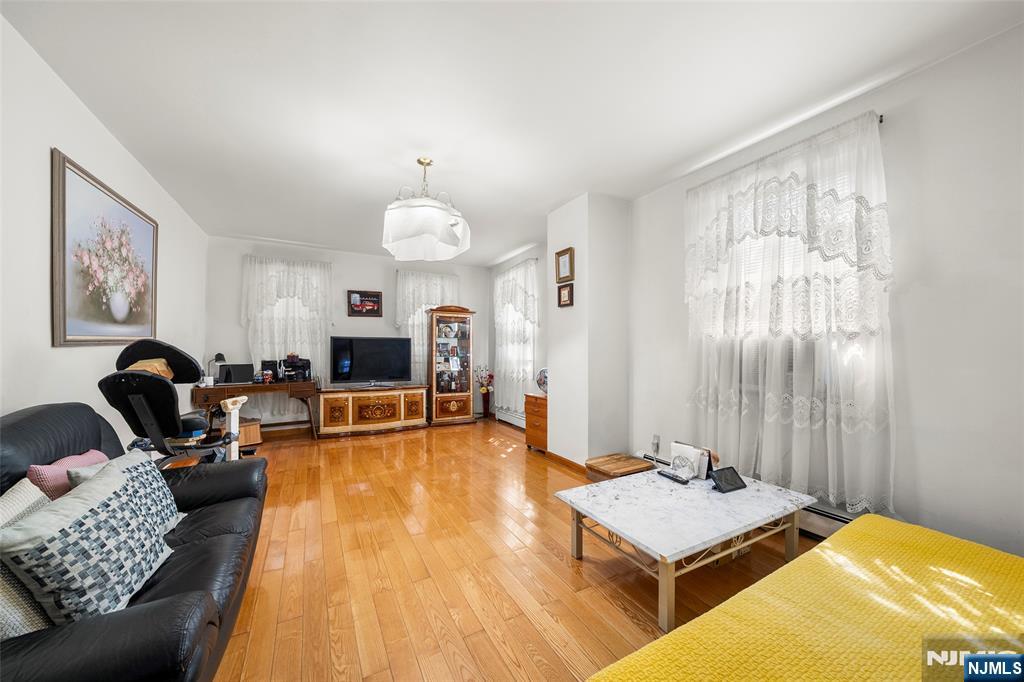 539 Bergen Boulevard