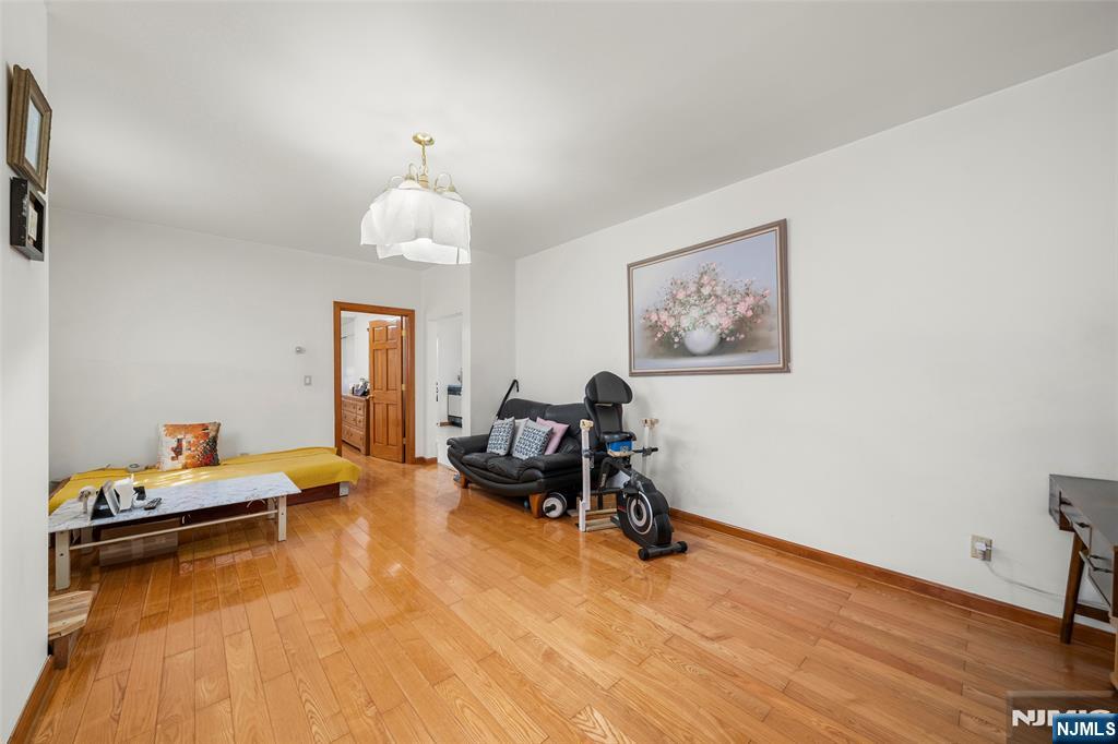 539 Bergen Boulevard